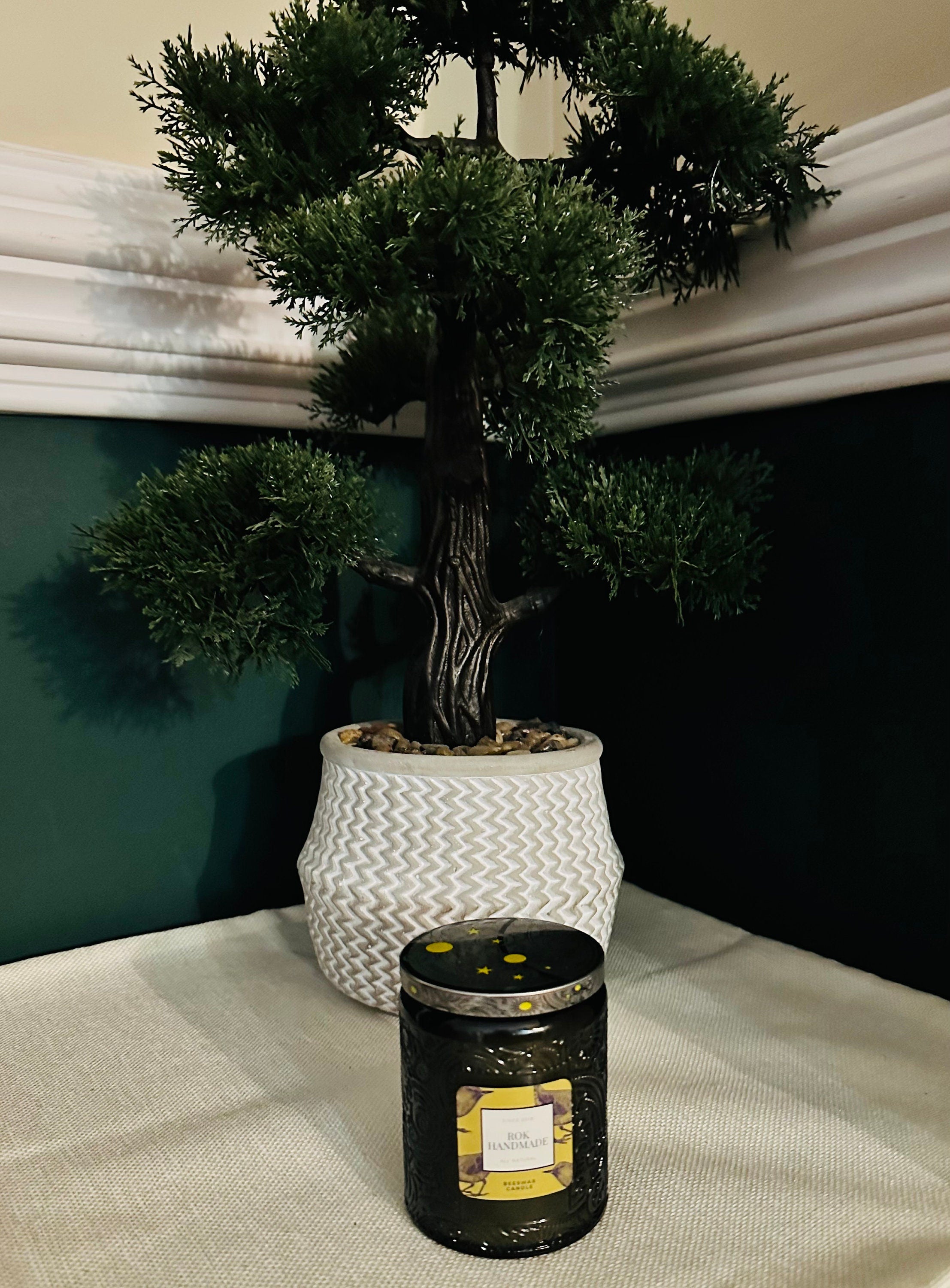 8oz Handpoured Beeswax Candle, Light Scent