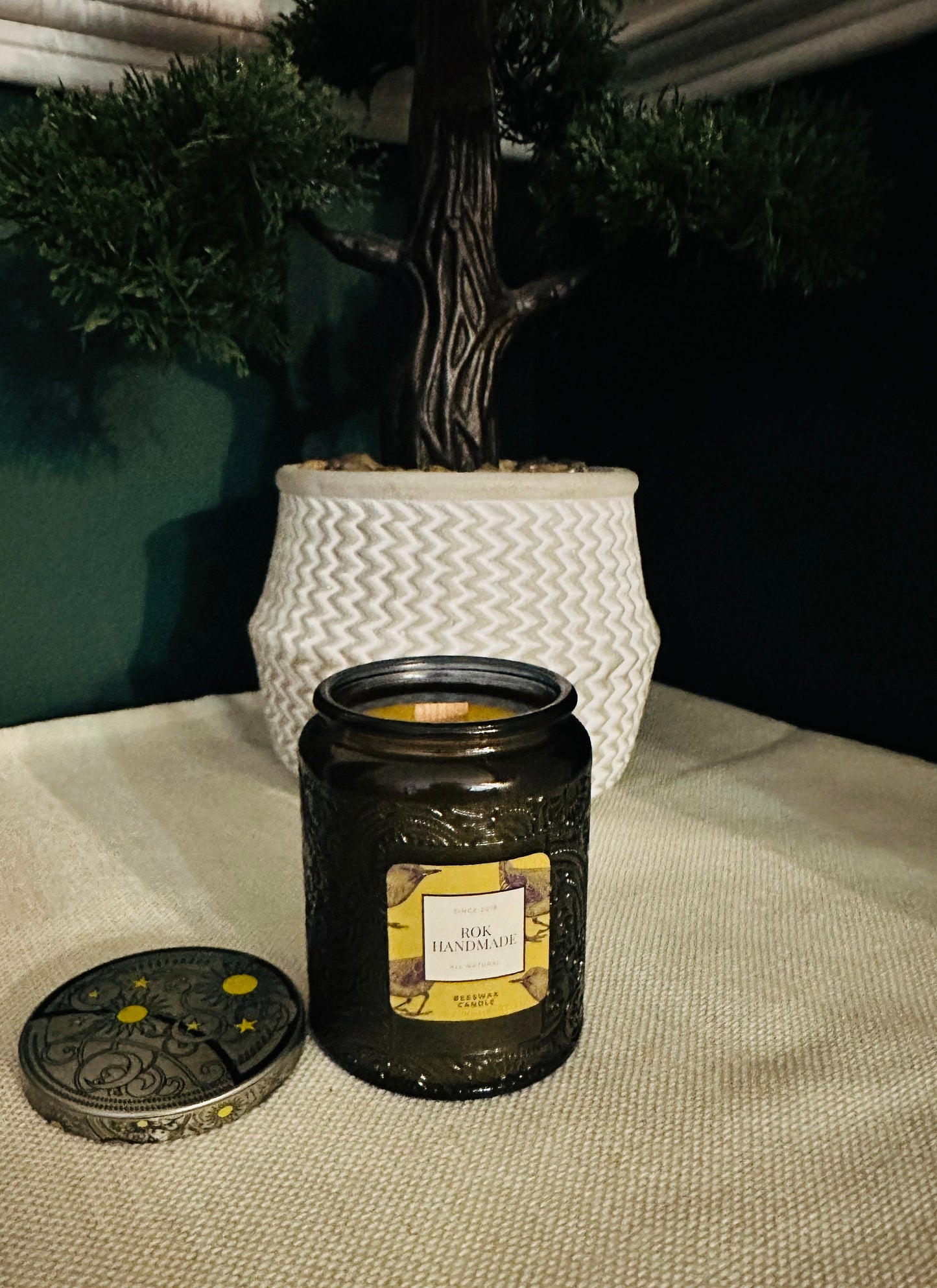 8oz Handpoured Beeswax Candle, Light Scent