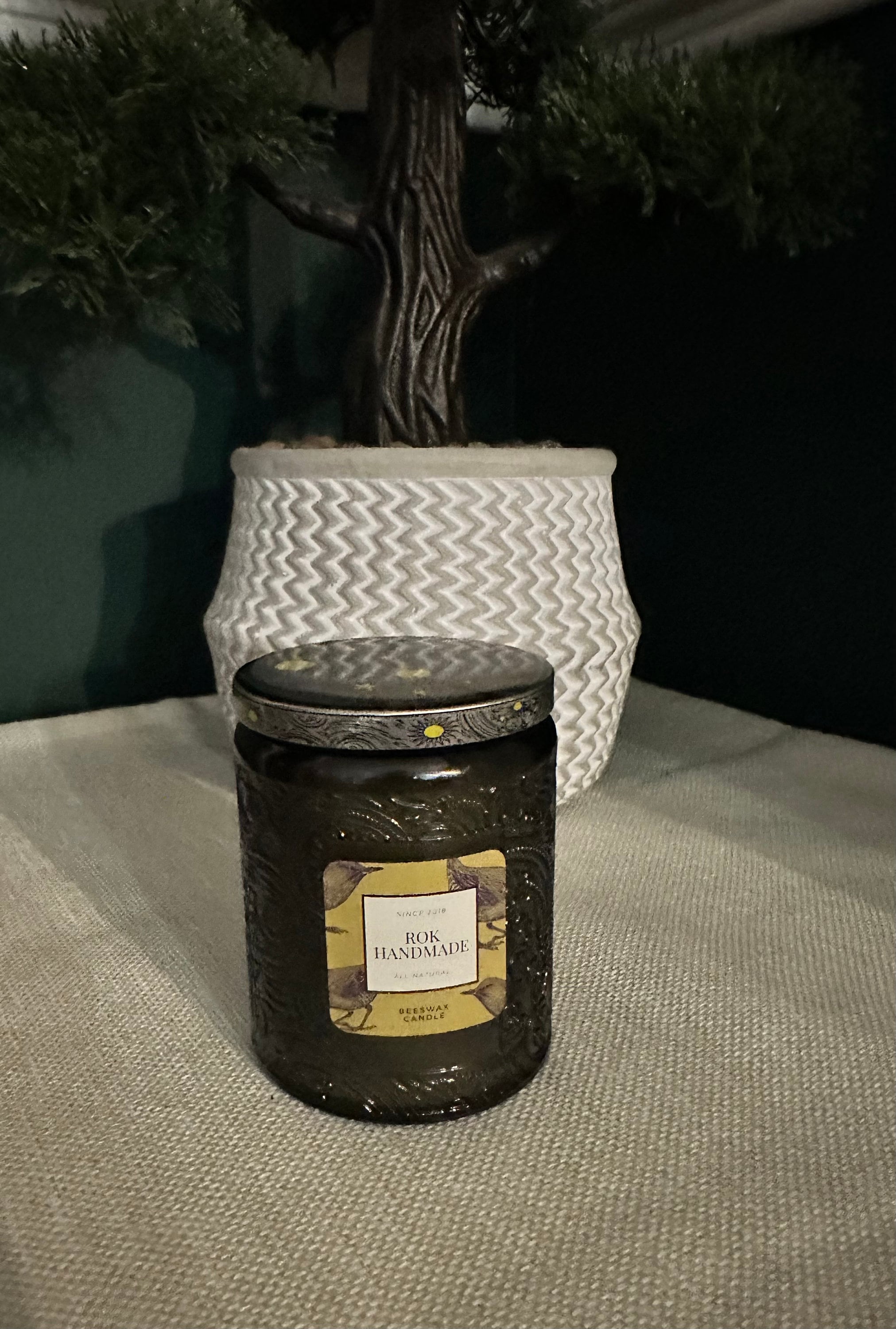 8oz Handpoured Beeswax Candle, Light Scent